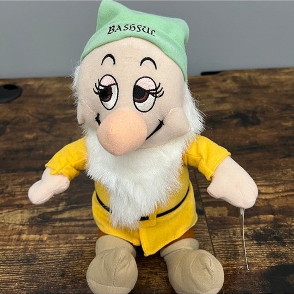 Disney Bashful Plush Snow White Seven Dwarfs Toy Factory Stuffed Animal New Tags
